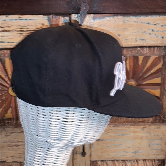 Bodybuilding .com SnapBack black hat white letters - Picture 2 of 8